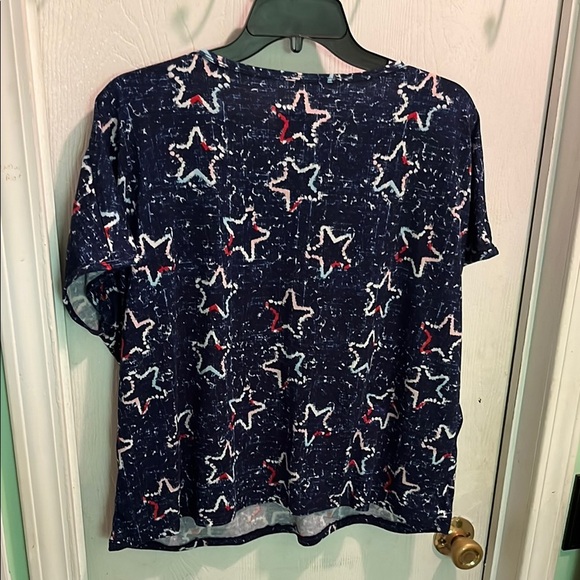 Secret Treasures Blue and White Blouse V-Neck Short Sleeve - Picture 3 of 3